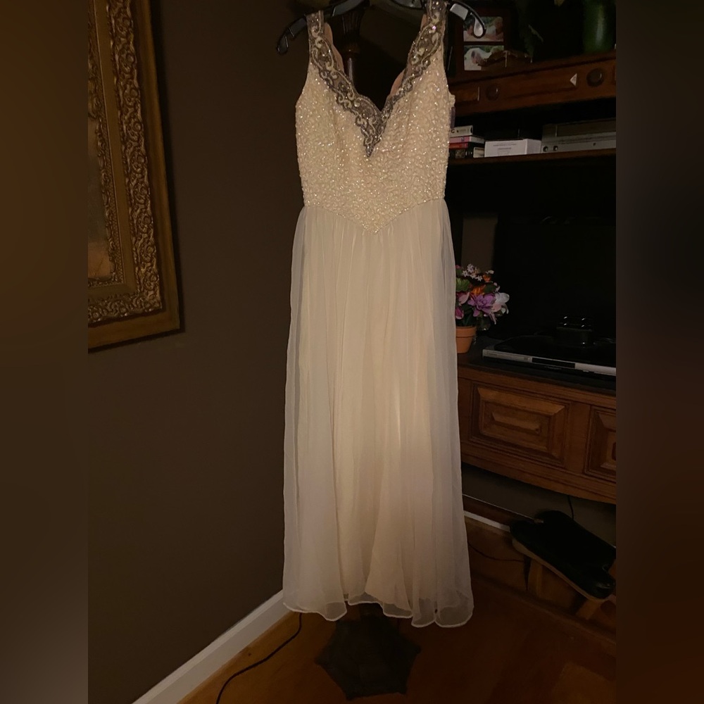 Vintage Mike Benet Beautiful cream color Formal Dress size 10